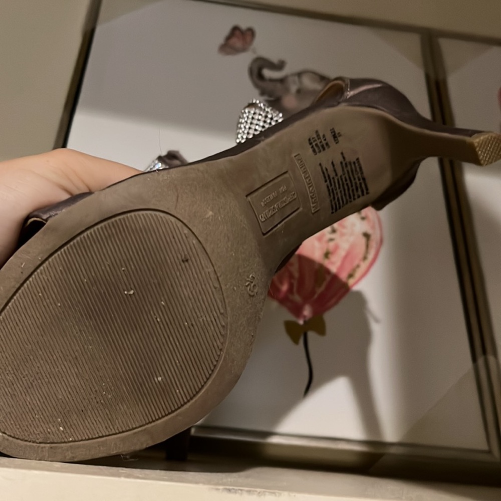 heels - Picture 3 of 3